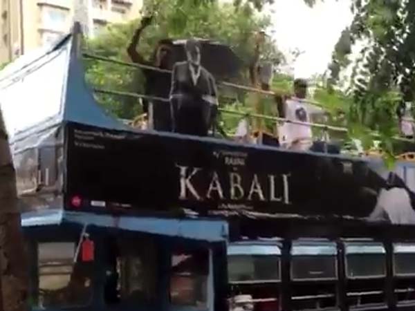 കബാലിയെ വരവേൽക്കാൻ ഡബിൾഡക്കർ ബസും