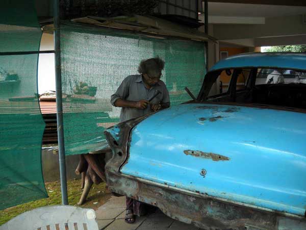 അമ്പതുകളിലെ 'ഡോഡ്‌ജ് ' കാറിന് കൊച്ചിയിൽ മാസ് എൻട്രി