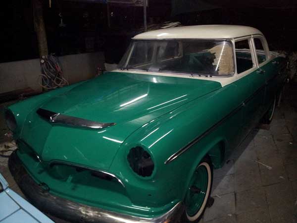 അമ്പതുകളിലെ 'ഡോഡ്‌ജ് ' കാറിന് കൊച്ചിയിൽ മാസ് എൻട്രി