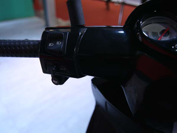 വിപണിപിടിക്കാനൊരുങ്ങി അപ്രീലിയ ബംഗ്ലൂരൂ ഷോറൂമിൽ