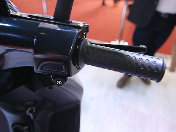 വിപണിപിടിക്കാനൊരുങ്ങി അപ്രീലിയ ബംഗ്ലൂരൂ ഷോറൂമിൽ