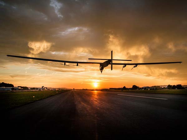  ചരിത്രം തിരുത്തി കുറിച്ച് സോളാർ ഇംപൾസിന്റെ യാത്രയ്ക്ക് പരിസമാപ്തി