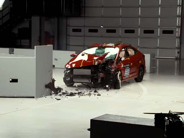 മികച്ച സേഫ്റ്റി റേറ്റിംഗോടെ പുത്തൻ ഹ്യുണ്ടായ് ഇലാൻട്ര