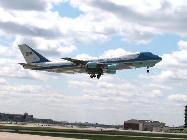 അമേരിക്കൻ പ്രസിണ്ടന്റിനായി പുത്തനൊരു പറക്കും വൈറ്റ്ഹൗസ്... 