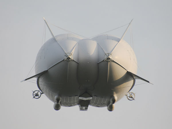 ലോകത്തിലേറ്റവും വലിയ വിമാനം എയർലാന്റർ 10 കന്നിയാത്രയ്ക്കൊരുങ്ങി