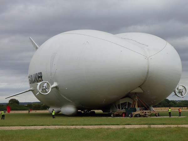 'എയർലാന്റർ 10' ഭീമൻ വിമാനത്തിന്റെ ആദ്യ പറക്കൽ വിജയകരം