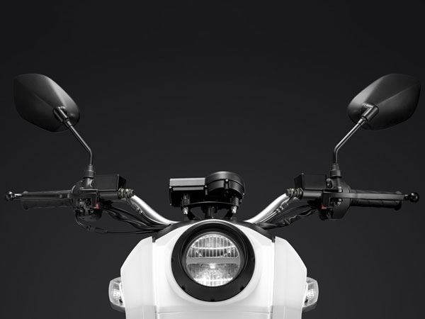 ഭാവി ഗതാഗതം മാറ്റിമറിക്കാൻ ത്രീവീലർ സ്കൂട്ടർ