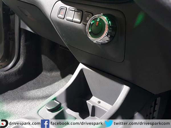 23.02km/l മൈലേജുമായി കരുത്തൻ ക്വിഡ്; മാരുതി,ഹ്യുണ്ടായ്ക്ക് ഭീഷണി