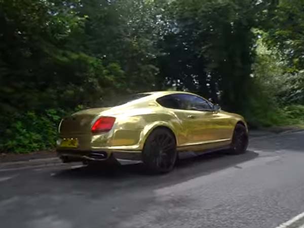 കഠിനപ്രയത്നത്തിലൂടെ സ്വന്തമാക്കിയ ബെന്റലിക്കൊപ്പം റോബോർട്ട്