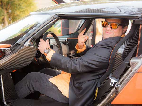 ലോകത്തിലെ വേഗമേറിയ കാർ ആദ്യമായി അമേരിക്കയിൽ; ഉടമയോ ഇന്ത്യക്കാരൻ!!