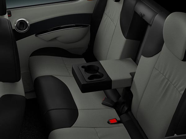  മഹീന്ദ്ര നൂവോസ്പോർടിന് 57,000രൂപയുടെ കിടിലൻ ഓഫർ!!