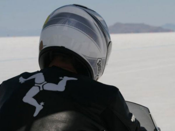 സ്വന്തമായി പണിത ബൈക്കിൽ റിക്കോർഡ് തീർത്ത് പോൾ ഹോഡ്സൺ