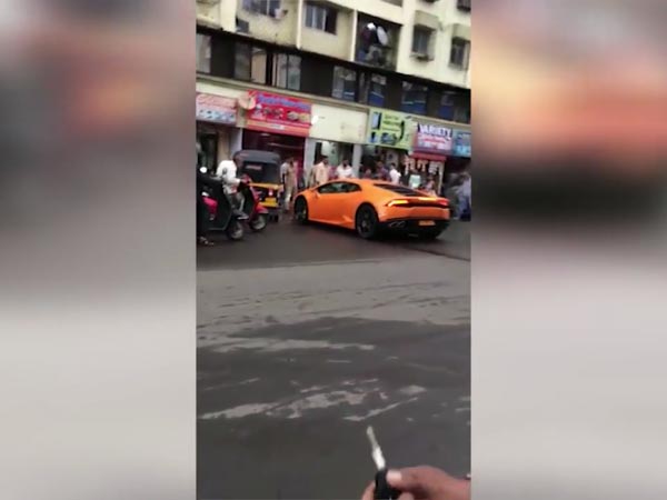 സ്ത്രീകൾ സൂപ്പർകാർ ഓടിച്ചാൽ ഇതായിരിക്കുമോ അവസ്ഥ?