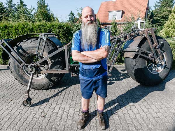 ഒരു ടൺ ഭാരമുള്ള സൈക്കിളുമുണ്ട് ലോകത്തിൽ; ദാ കണ്ടോളോ!!