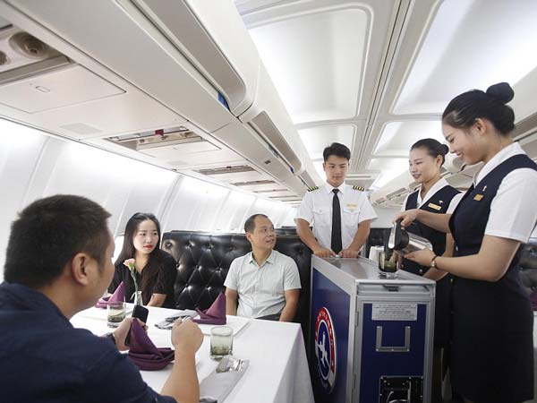 ആകാശതുല്യ യാത്ര ഭൂമിയിലും ആസ്വദിക്കാൻ പ്ലെയിൻ റസ്റ്റോറന്റ്!!!