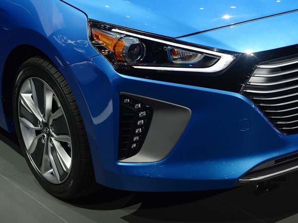 ടൊയോട്ട പ്രിയസിന് എതിരാളിയായി ഹ്യുണ്ടായ് ഹൈബ്രിഡ് കാർ!!