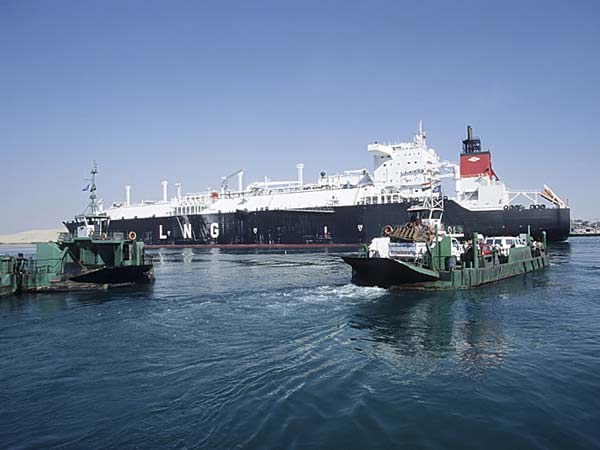 ഈജിപ്ഷ്യന്‍ സ്വപ്നമായ 'സൂയസ് കനാലിൽ മാത്രം കാണുന്ന വിസ്മയം!!!