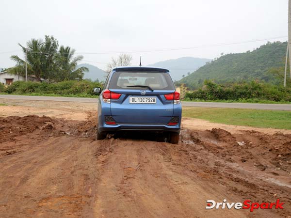 ഇന്ത്യയിൽ മൊബിലിയോയുടെ പ്രഭമങ്ങാനുള്ള കാരണമിതാണ്...