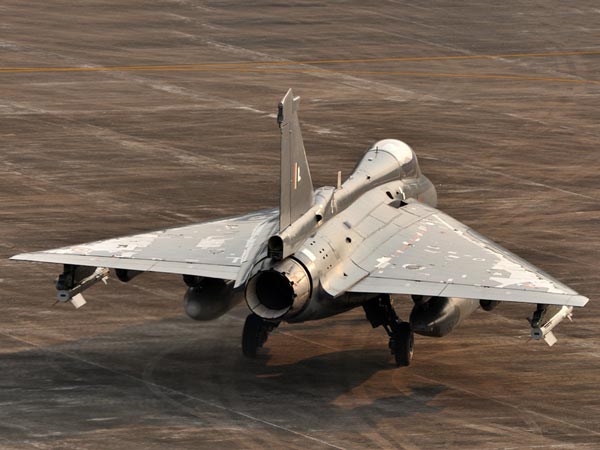 പാക് ജെഎഫ് 17 ജെറ്റിനേക്കാൾ മികച്ചത് 'തേജസ് ' ഇന്ത്യയിനി പറന്നാക്രമിക്കും!!!