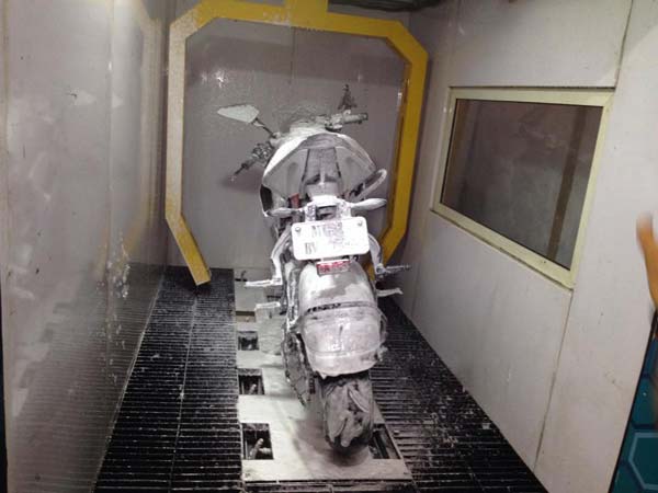 ഇന്ത്യയിലാദ്യമായി 2 മിനിട്ടിലൊരു ഓട്ടോമേറ്റഡ് ബൈക്ക് വാഷ്!!! 