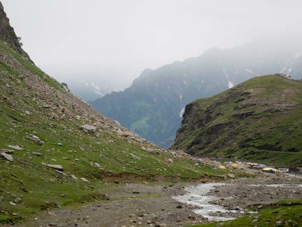 13,050 അടി ഉയരത്തിൽ രോഹ്താങ് ചുരംതാണ്ടാൻ ഇലക്ട്രിക് ബസുകൾ