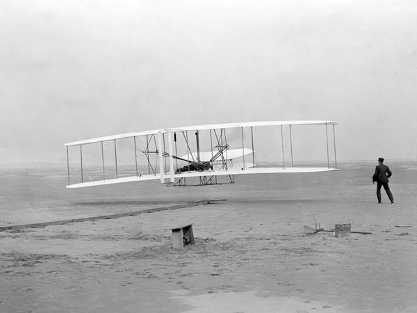 ആദ്യവിമാനം നിർമിച്ചത് റൈറ്റ് സഹോദരന്മാരല്ല മറിച്ച് ഇന്ത്യൻ പണ്ഢിതൻ; ചരിത്രം വളച്ചൊടിച്ചത് വെള്ളക്കാർ!!