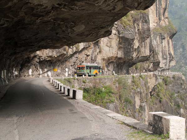 ഈ യാത്രയിൽ ഒരു തിരിച്ചുവരവില്ല; ചെകുത്താന്റെ മടയിലേക്കുള്ള 16 ഇന്ത്യൻ റോഡുകൾ