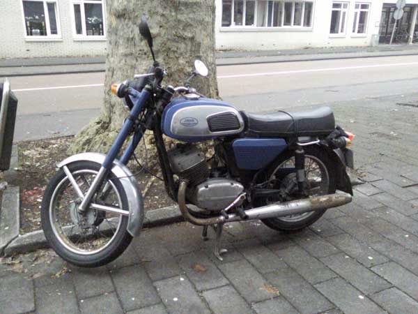 എക്കാലത്തേയും ഐകോണിക് ജാവ പുനർജ്ജനിക്കുന്നു മഹീന്ദ്രയിലൂടെ!!