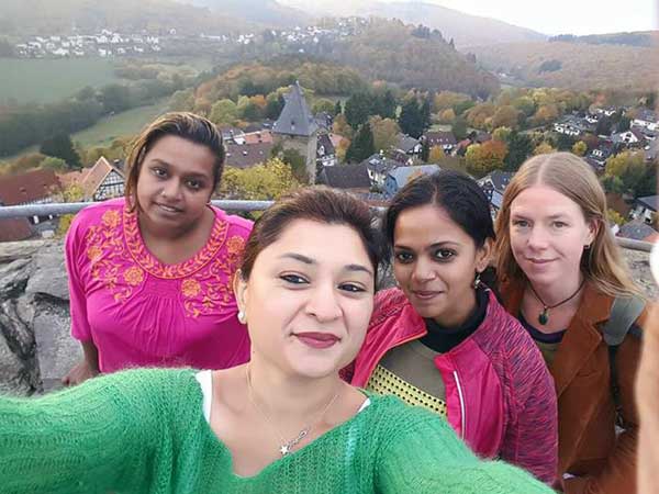 21,477 കി.മി, 17 രാജ്യങ്ങൾ, 97 ദിവസം, ഒരൊറ്റ കാർ; മൂന്നുപേരാൽ തെളിയിക്കപ്പെട്ട പെൺകരുത്ത്