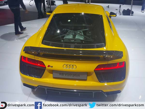 കോൾസെന്റർ തട്ടിപ്പുമായി വിരാടിനെന്തു ബന്ധം; കാർ വിറ്റത് വല്യോരു പുലിവാലായോ?