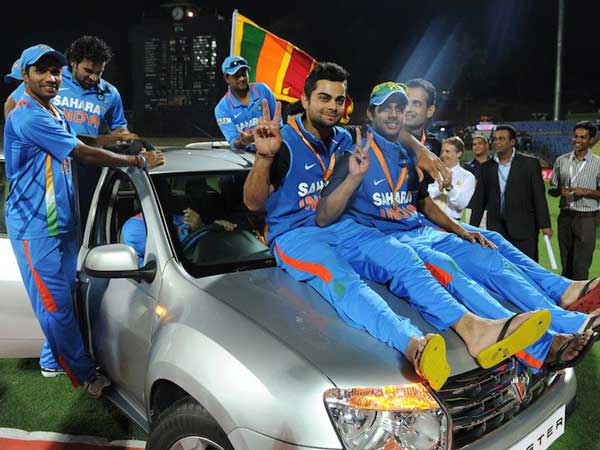 കോൾസെന്റർ തട്ടിപ്പുമായി വിരാടിനെന്തു ബന്ധം; കാർ വിറ്റത് വല്യോരു പുലിവാലായോ?