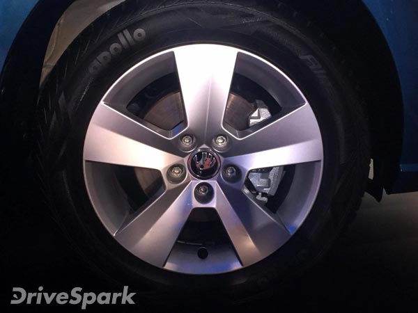 നവീകരിച്ച റാപ്പിഡുമായി സ്കോഡ എത്തി നവീകരിച്ച റാപ്പിഡുമായി സ്കോഡ എത്തി