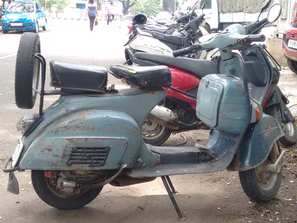 ബജാജ് ചേതക് പ്രൗഢിയോടെ വീണ്ടും നിരത്തിലേക്ക്!!