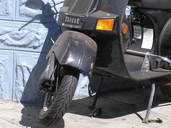 ബജാജ് ചേതക് പ്രൗഢിയോടെ വീണ്ടും നിരത്തിലേക്ക്!!