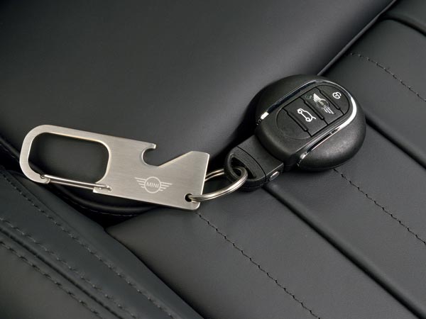 നിങ്ങളറിയാതെ നിങ്ങളുടെ കാറുകളിൽ ഒളിഞ്ഞിരിപ്പുള്ള ചില രഹസ്യങ്ങൾ!!