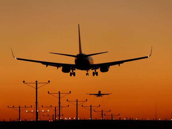 ഞെട്ടേണ്ട വിമാനങ്ങൾക്കുമുണ്ട് വേഗപരിധി; ഒരു വൈമാനികൻ അത് ഭേദിച്ചാൽ? 