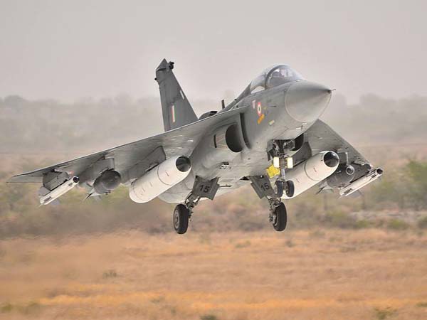 കരുത്തനിൽ കരുത്തനാകാൻ തേജസ്; പാക് ജെറ്റുകളിനി വെറും നോക്കുകൂത്തികൾ!!