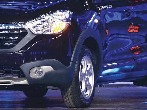 റിനോ ലോഡ്ജി സ്റ്റെപ്പ്‌വേ പുതുപുത്തൻ 16 ഫീച്ചറുകളിൽ!!