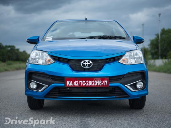 ഡിസംബറിൽ ടൊയോട്ട കാറുകൾക്ക് വമ്പിച്ച ഓഫർ; പുതുവർഷത്തോടെ 3% വിലവർധനവ്...