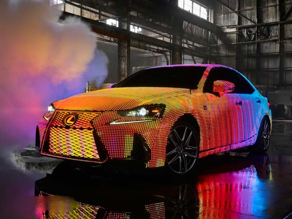 41,999 എൽഇഡികളാൽ മൂടപ്പെട്ട കാർ ഒരുക്കുന്ന ദൃശ്യ വിസ്മയം!! 41,999 എൽഇഡികളാൽ മൂടപ്പെട്ട കാർ ഒരുക്കുന്ന ദൃശ്യ വിസ്മയം!!