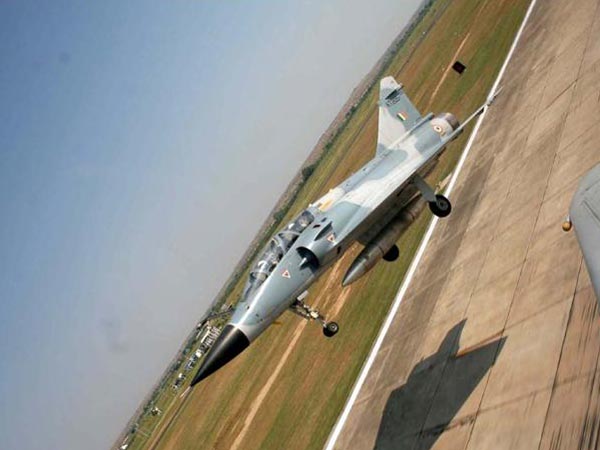 ആകാശത്ത് വട്ടമിട്ട് പറന്ന് ഇന്ത്യയ്ക്ക് കാവലാളായി ഈ യന്ത്രകാക്ക