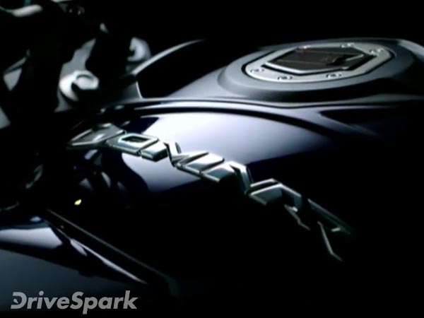 കരുത്തിന്റെ പ്രതീകം ബജാജ് 'ഡോമിനാർ'-400സിസി അവതരിച്ചു!!