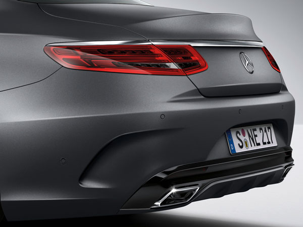 ബെൻസ് എസ്-ക്ലാസ് കൂപ്പെ 'നൈറ്റ് എഡിഷൻ' പ്രദർശിപ്പിച്ചു!!