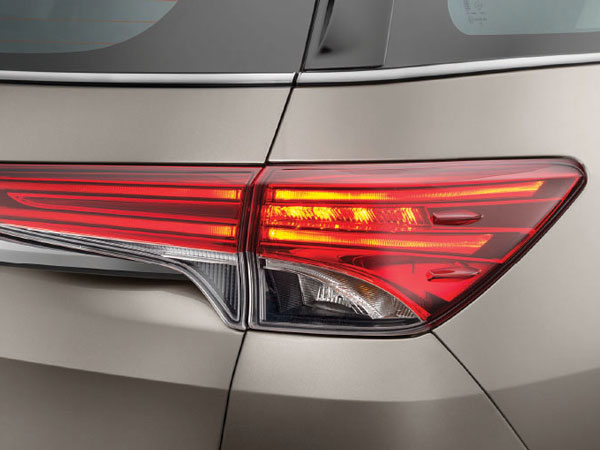 വില്പനയിൽ ചരിത്രം സൃഷ്ടിച്ച് പുത്തൻ ഫോർച്യുണർ...