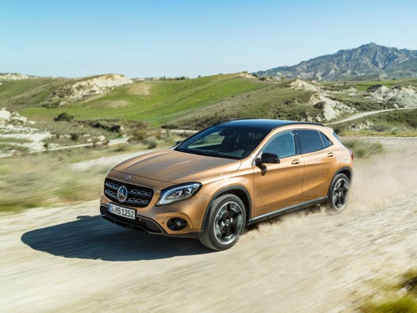 അഞ്ചാം തലമുറ ബെൻസ് ഇ-ക്ലാസ് മാർച്ചിൽ... അഞ്ചാം തലമുറ ബെൻസ് ഇ-ക്ലാസ് മാർച്ചിൽ...