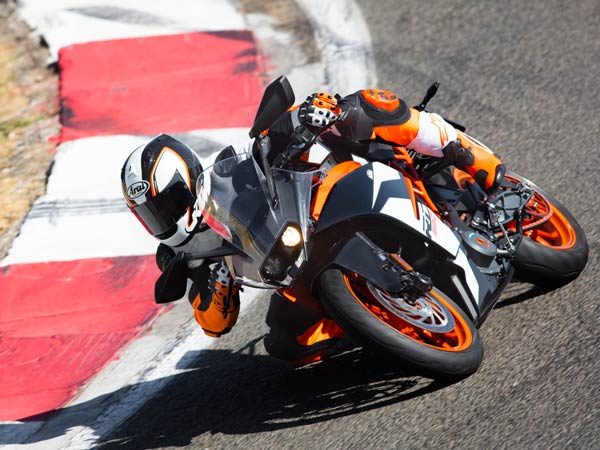 യുവാക്കൾക്ക് ഹരമായി കെടിഎം ആർസി390, ആർസി200 ബൈക്കുകൾ അവതരിച്ചു!!