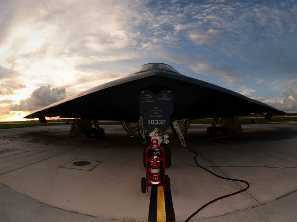 തൊട്ടാൽ വിവരമറിയുമെന്ന് ട്രംപ്; ഐഎഎസ് ഭീകരെ കൊലപ്പെടുത്തിയ ബോംബറടക്കം കൂട്ടിനുള്ളതോ ഉഗ്രശക്തികൾ!!!