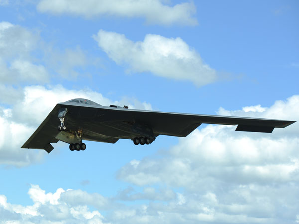 തൊട്ടാൽ വിവരമറിയുമെന്ന് ട്രംപ്; ഐഎഎസ് ഭീകരെ കൊലപ്പെടുത്തിയ ബോംബറടക്കം കൂട്ടിനുള്ളതോ ഉഗ്രശക്തികൾ!!!