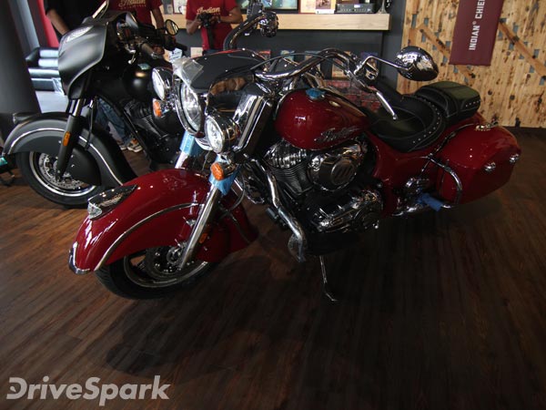 നിരത്തിലെ താരമാകാൻ സ്പ്രിംഗ്ഫീൽഡ്, ഡാർക് ഹോഴ്സ് ബൈക്കുകൾ ഇന്ത്യയിൽ... 