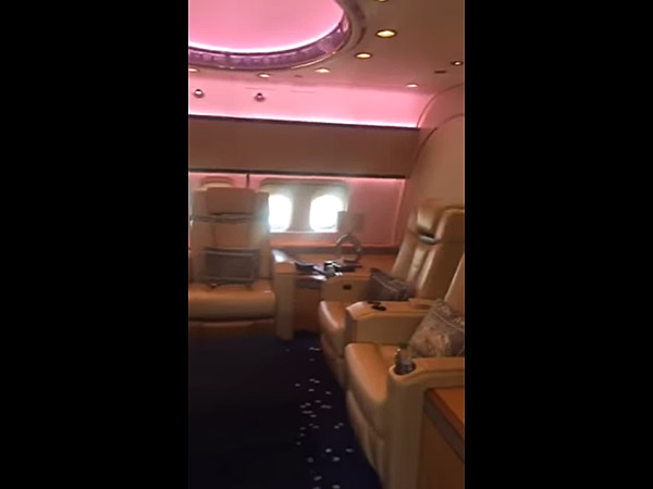 ആഡംബരമെന്നു പറഞ്ഞാൽ ദാ ഇതാണ്; അബുദാബി രാജകുമാരന്റെ വിമാനത്തിലെ ആഡംബരത നിങ്ങളെ ഞെട്ടിക്കൂം!!! 